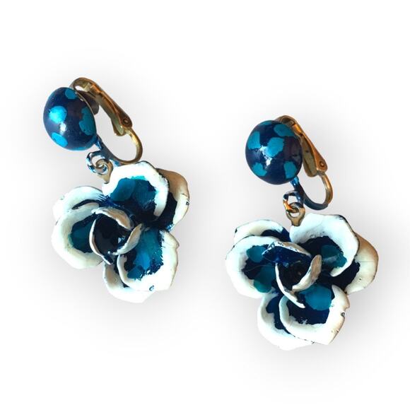 Vintage hand-painted blue pansy clip-on earrings - Picture 1 of 8